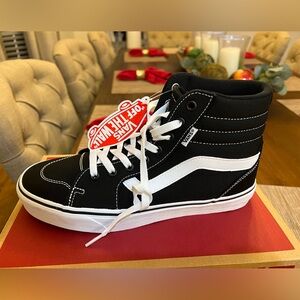 NIB Vans black classic high top “filmore hi” canvas sneakers